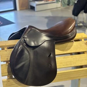 17" Equipe Expression Jump Saddle